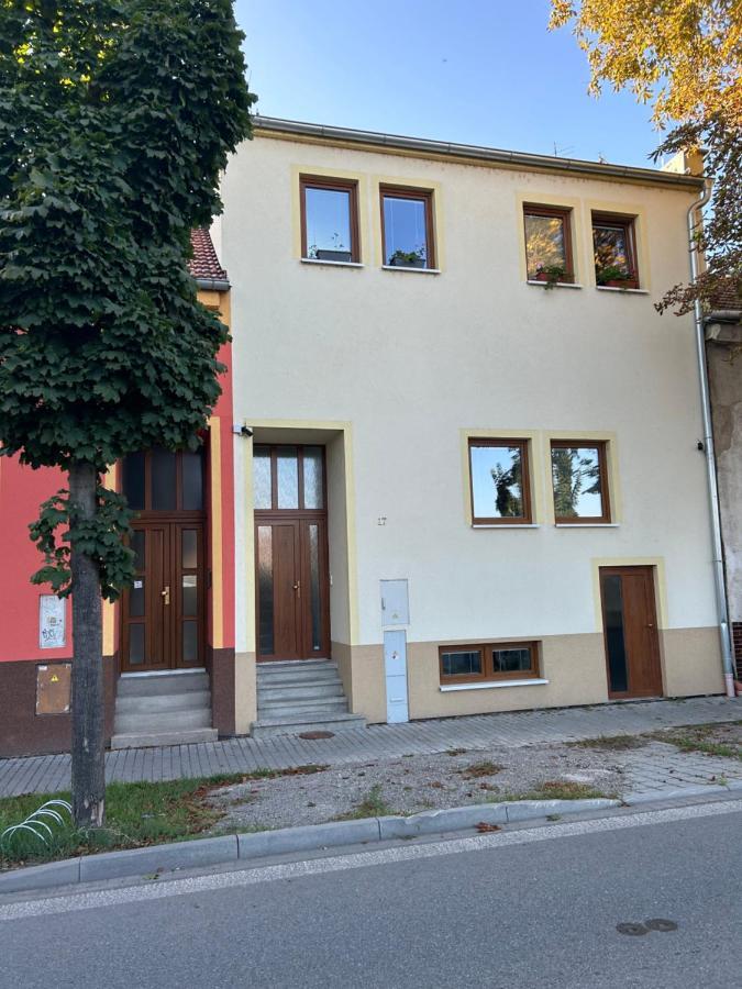 Stromoradni 17 Διαμέρισμα Břeclav Εξωτερικό φωτογραφία